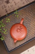 《壽桃》宜興紫砂壺助理工藝美術師手工刻繪紅皮龍泡茶壺具