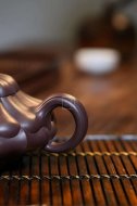 《合菱》宜興紫砂壺高級(jí)工藝美術(shù)師手工多年80目紫泥合菱泡茶壺茶具