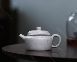 碧螺壺中香撲面,綠茶盞內味如春。 碧螺壺中香撲面,綠茶盞內味如春。