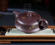 《平湖秋月（描金款）》宜興紫砂壺手工工藝美術(shù)師大師收藏級(jí)茶壺紫泥
