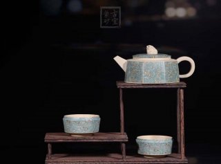《絞泥獅韻》宜興工藝美術師手工紫砂壺家用茶壺具套裝本山綠泥六方 《絞泥獅韻》宜興工藝美術師手工紫砂壺家用茶壺具套裝本山綠泥六方