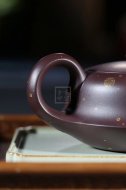 《平湖秋月（描金款）》宜興紫砂壺手工工藝美術(shù)師大師收藏級(jí)茶壺紫泥